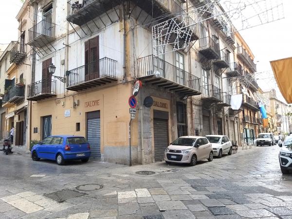 COD.0000001293 - Piazza Monte di Piet&agrave; 6 vani da ristrutturare