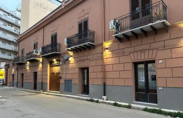 COD.0000001394 - Bivani ristrutturato e arredato in palazzina Liberty